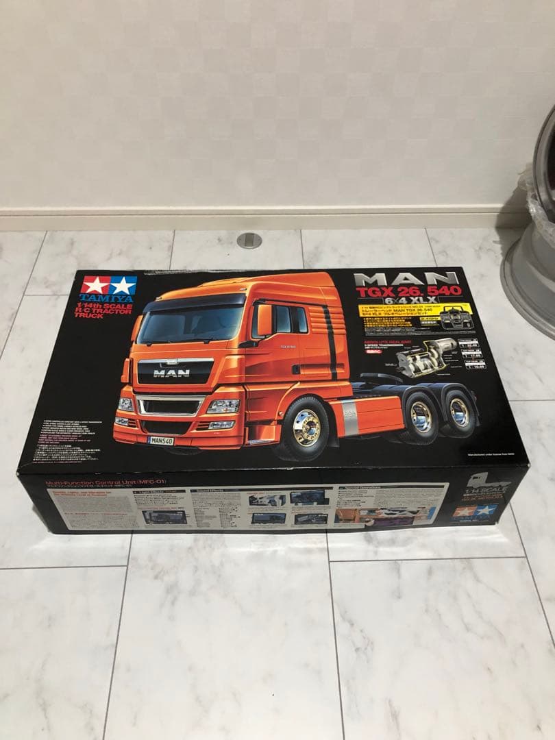 タミヤ 1/14 トレーラーヘッド MAN TGX 26.540 6×4 XLX