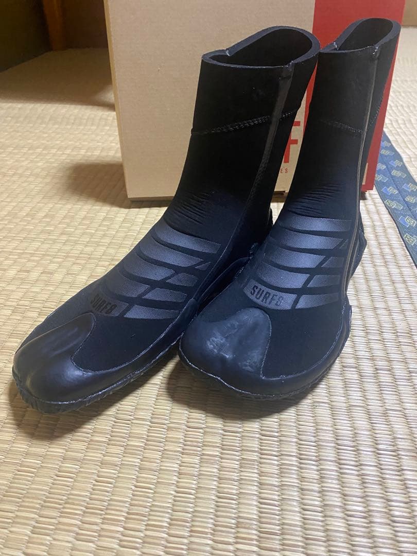 新品未使用！　SURF8 サーフィン用手袋とブーツセット