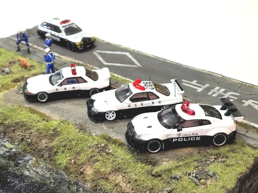 カスタム 現実的 警察ジオラマ 1:64 セット A4サイズ