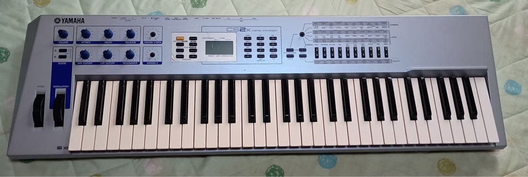 ヤマハ CS2x シンセサイザー 中古(純正電源コード(PA-3B)ペダルあり)