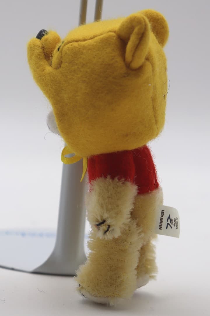 Winnie the Poohメリーソー 9cmミニチュアサイズくまのプー72番