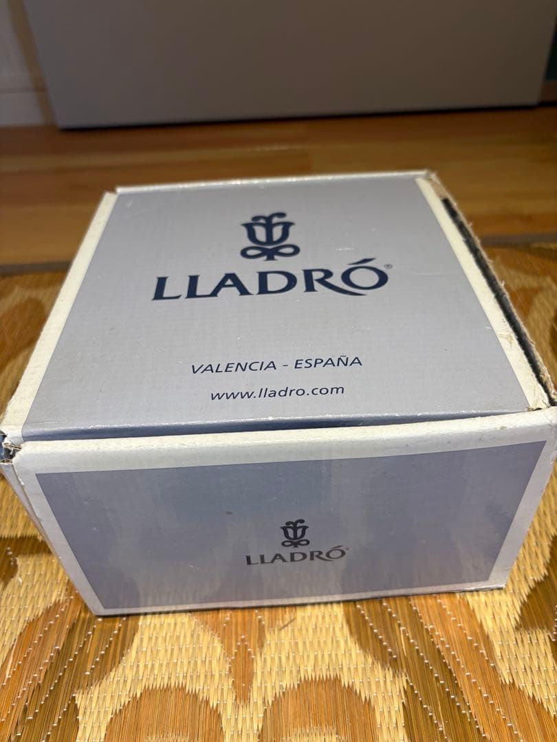 【LLADRO】おめかししようね　専用箱付き