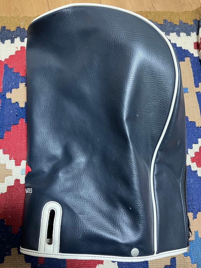 パーリーゲイツキャディバッグ　アイアンカバー付き