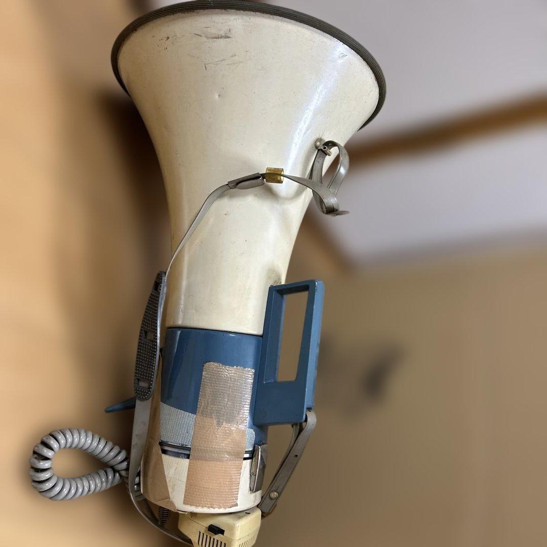 【ジャンク】大型拡声器・ハンドル・マイク付き