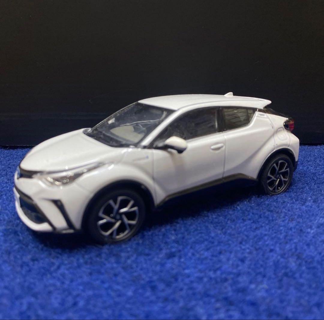 トヨタ カムリ　CHR アクア　カラーサンプルミニカー　3台セット　非売品