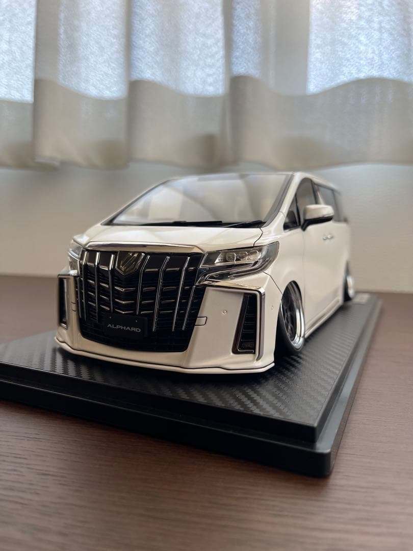 イグニッションモデル トヨタ アルファード H30W 1/18 カスタム