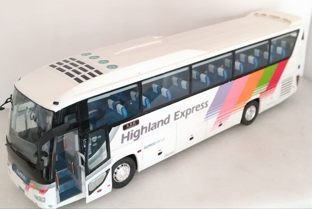 1/32 アルピコハイランド高速バス(いすゞガーラSHD)素人組立品