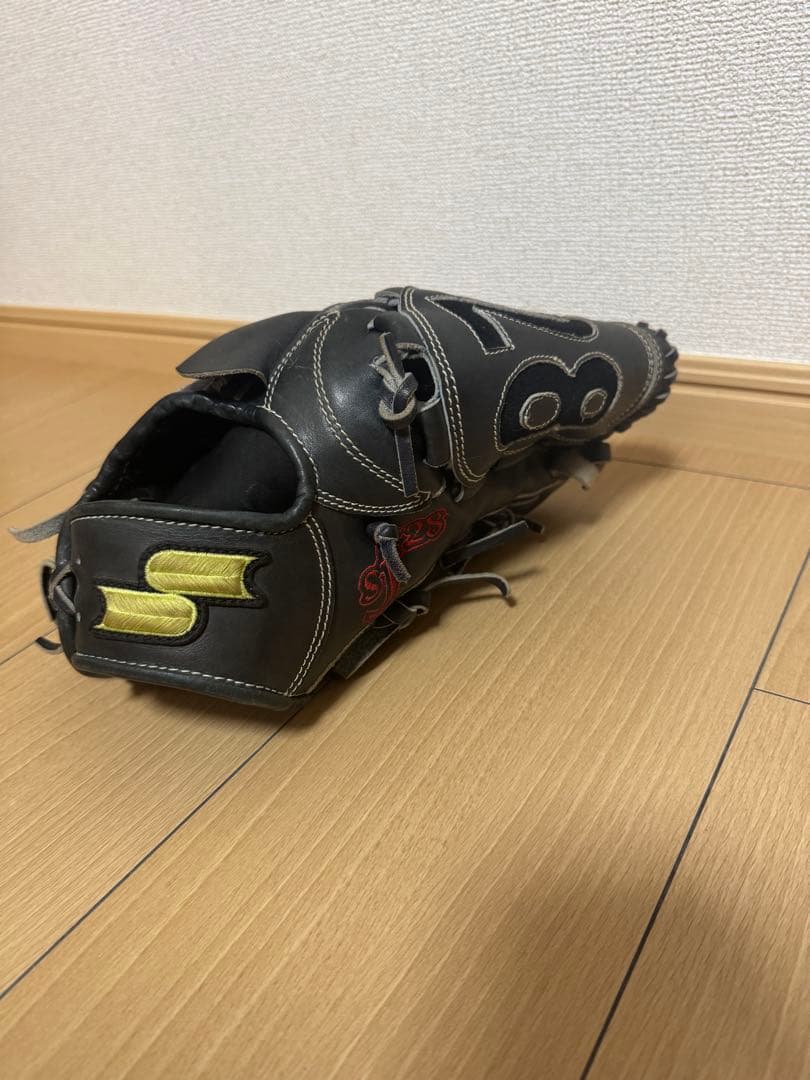 プロ支給品 使用グローブと服