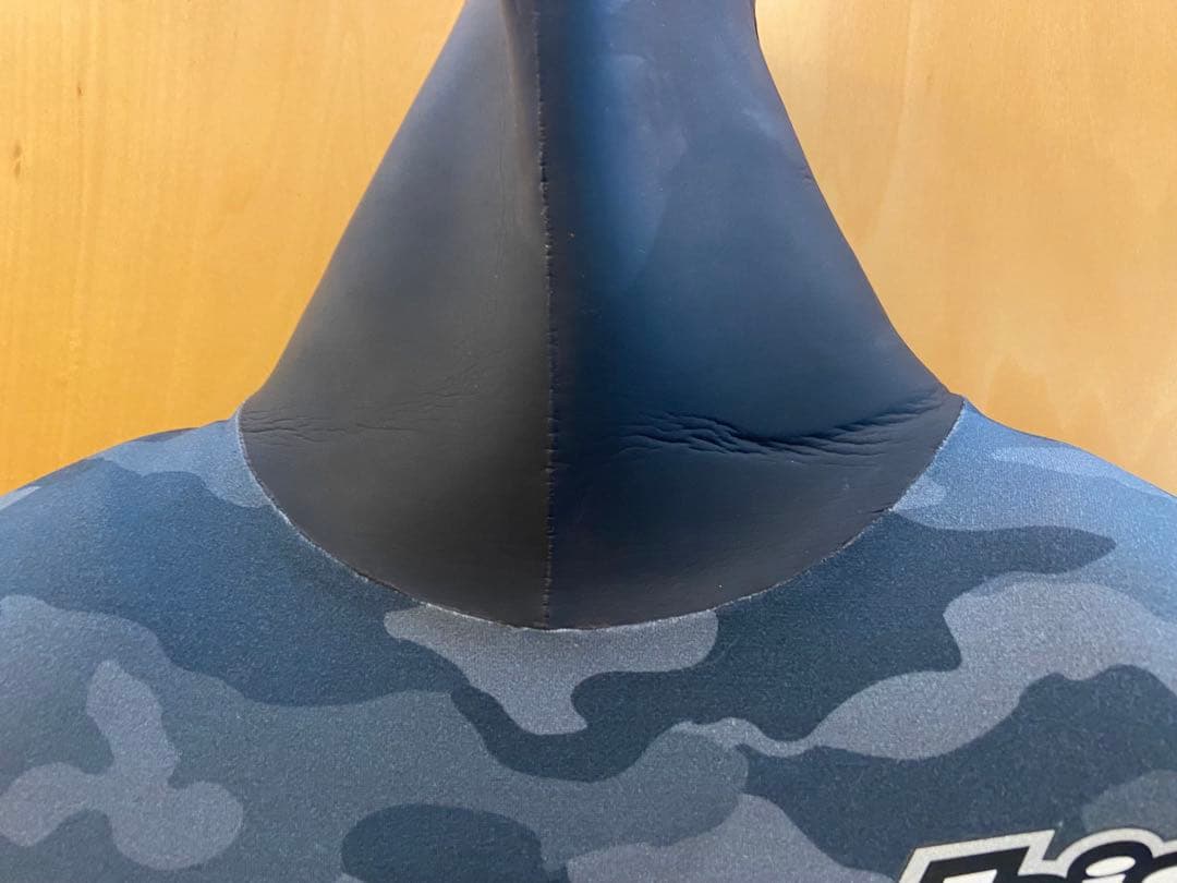 激安未使用セミドライBIARMS裏起毛フロントジップMLバイアームズ洗浄済