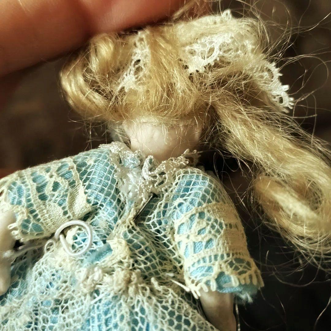 ②アンティーク　ミニョネット　ビスクドール