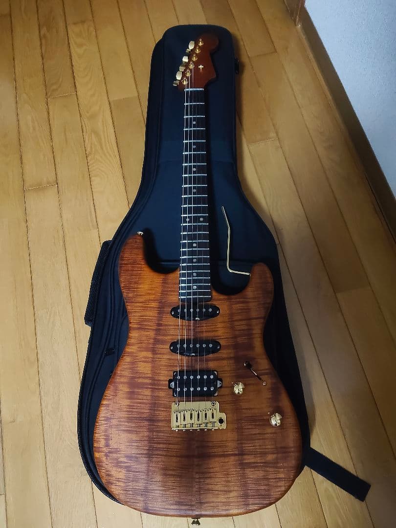 Warmoth+Musikraft 5A Figured Koa ストラトタイプ