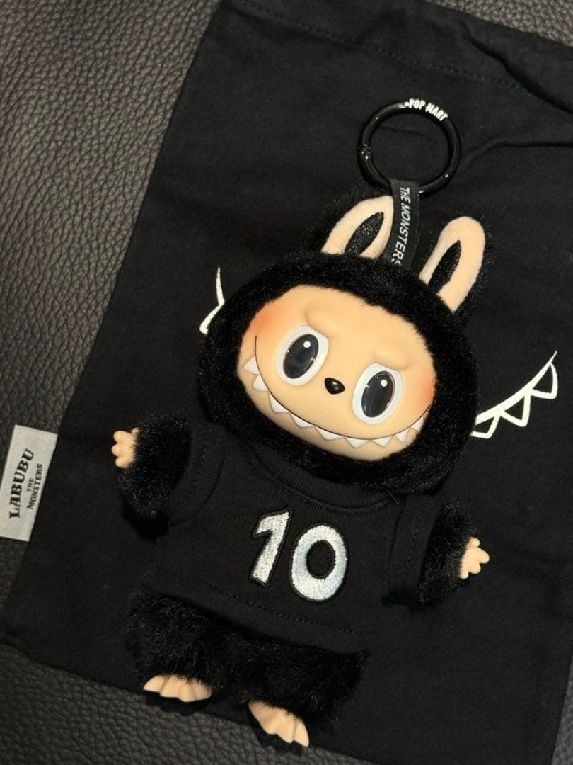 THE MONSTERS LABUBU 10周年記念展限定ぬいぐるみ