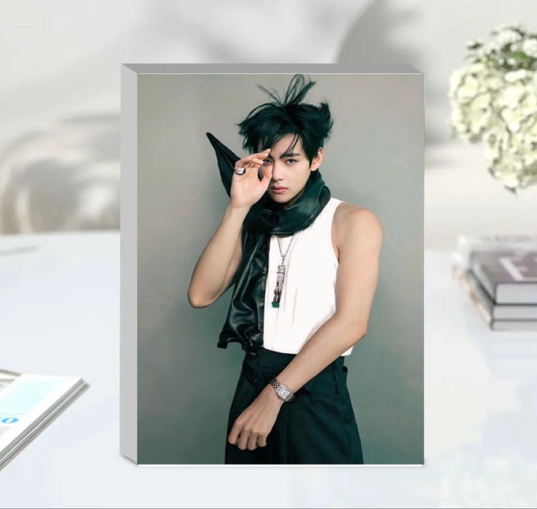 taehyung テヒョン　テテ アクリルブロック8×10.8cmスタンド付き