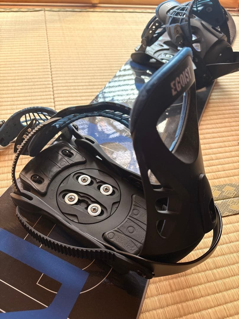 【メンズ4点セット】145㎝スノーボード＋26㎝ブーツ+ビンディング+ケース