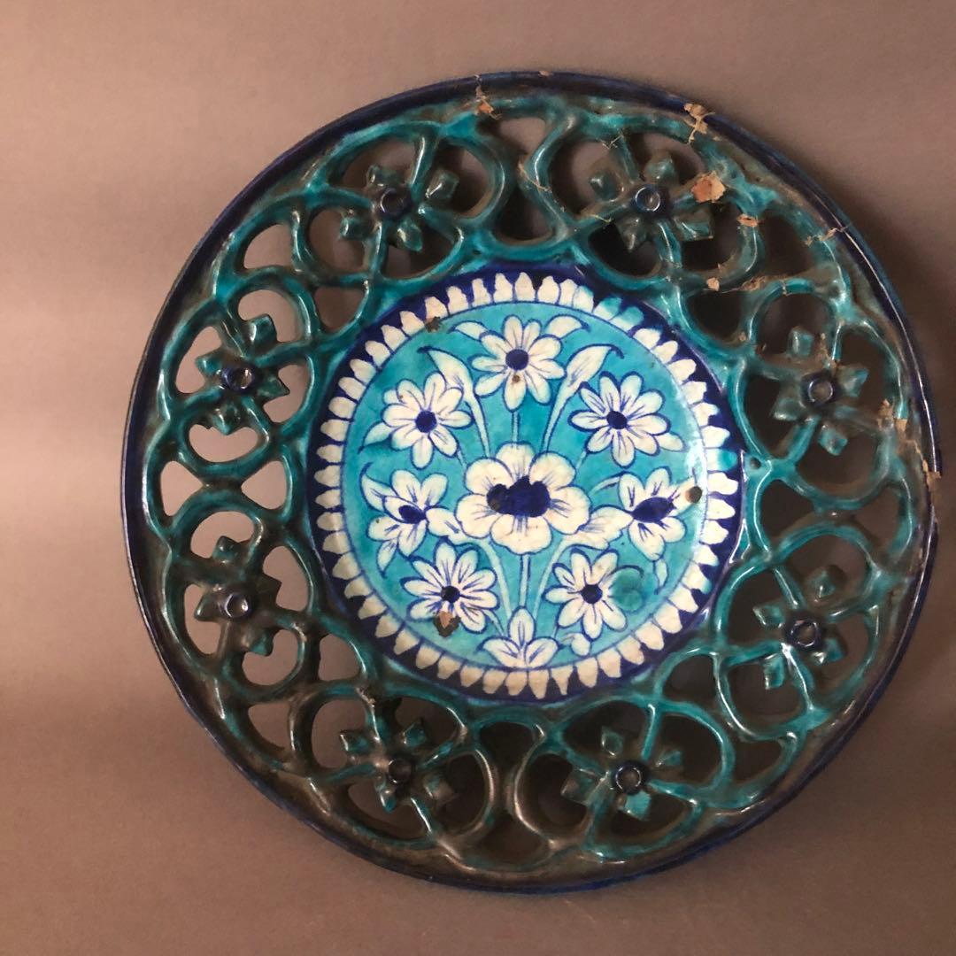 ペルシャ陶器　骨董　青瓷窯　花草文様　飾皿　イスラエル陶器　古美術