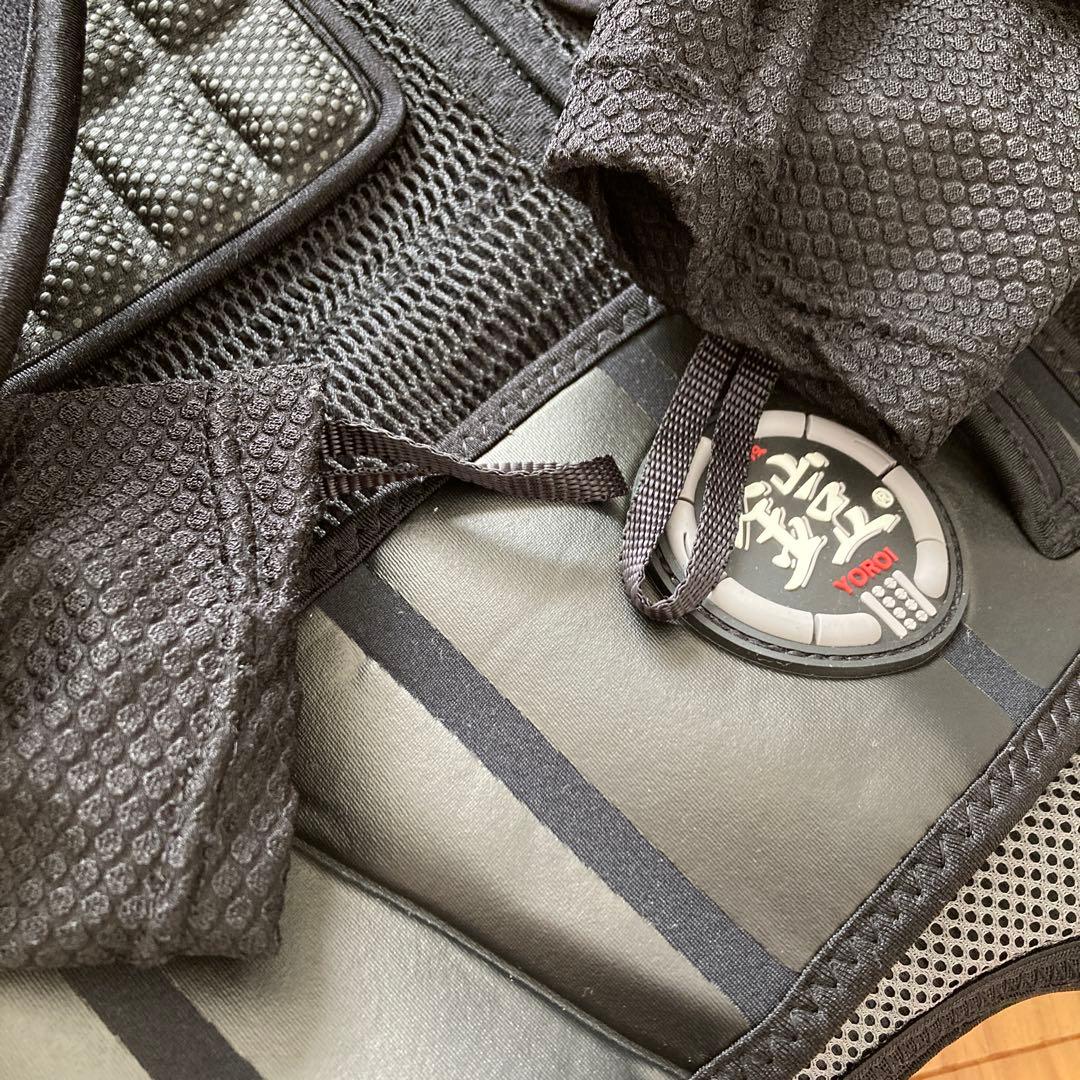 鎧　スノーボードプロテクター