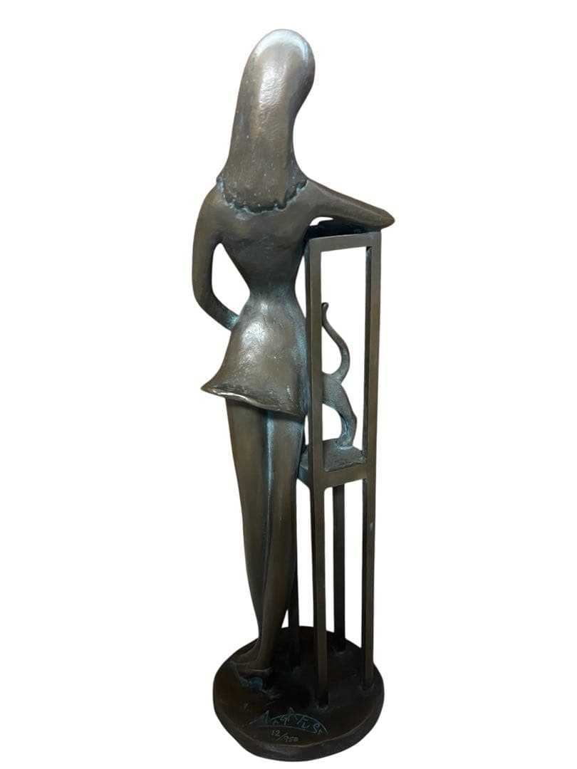 【中古】ブロンズ像「自分の時間」長房一洋作　女性と猫のブロンズ彫刻