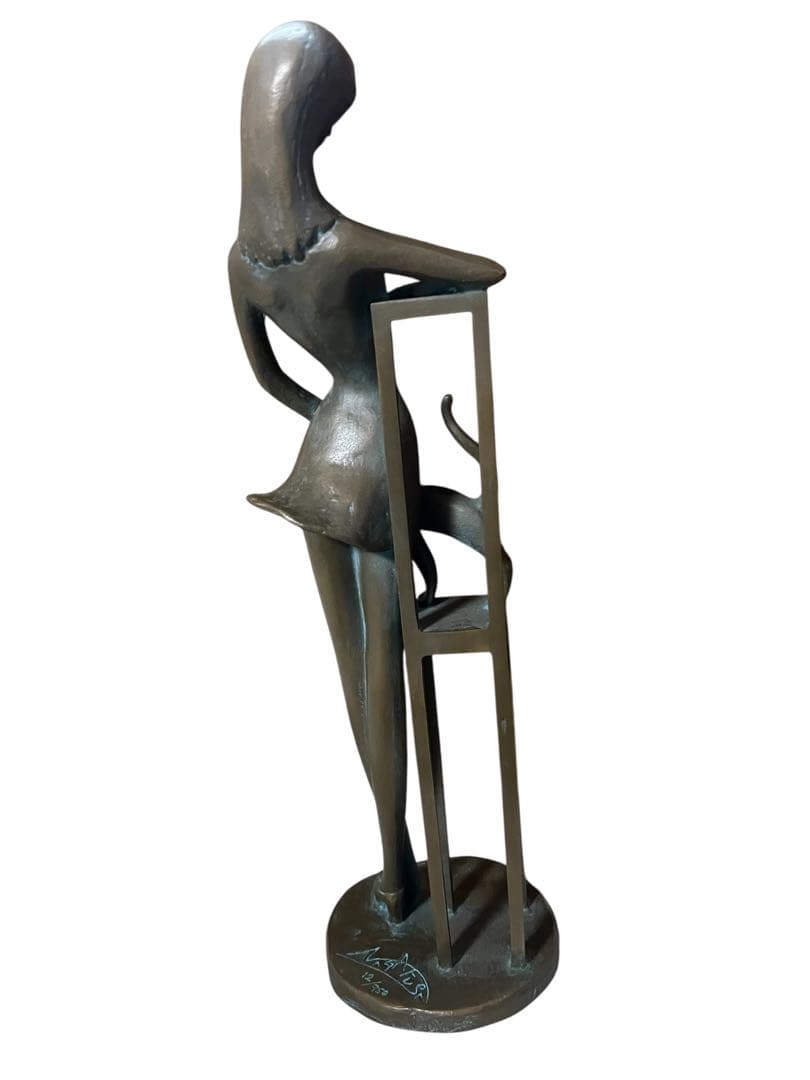 【中古】ブロンズ像「自分の時間」長房一洋作　女性と猫のブロンズ彫刻