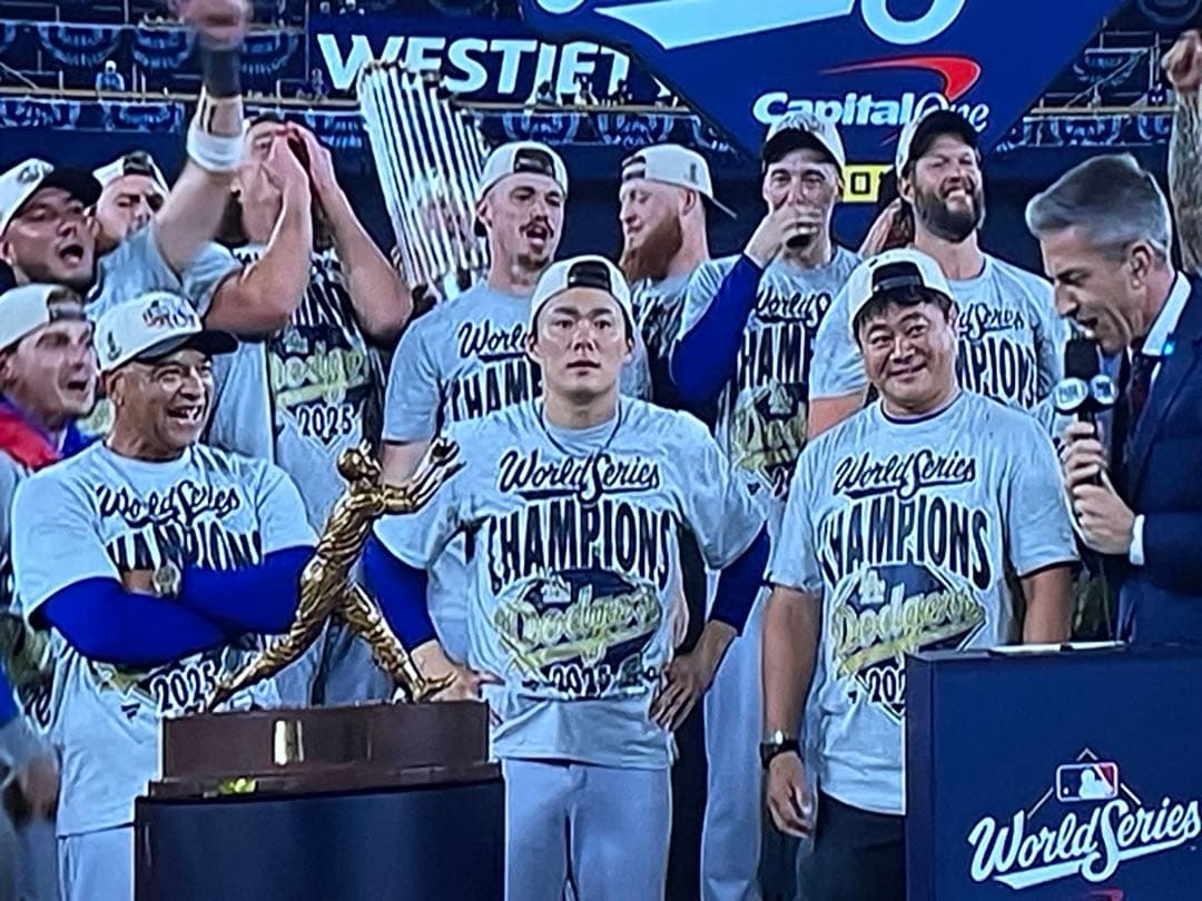 【正規品】ドジャース 2024 2025優勝記念 着用Tシャツ 4枚セット　Ｌ