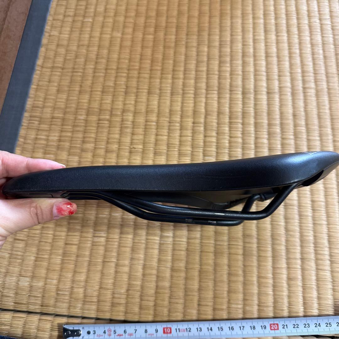 fizik ARIONE R5 オープンサドル