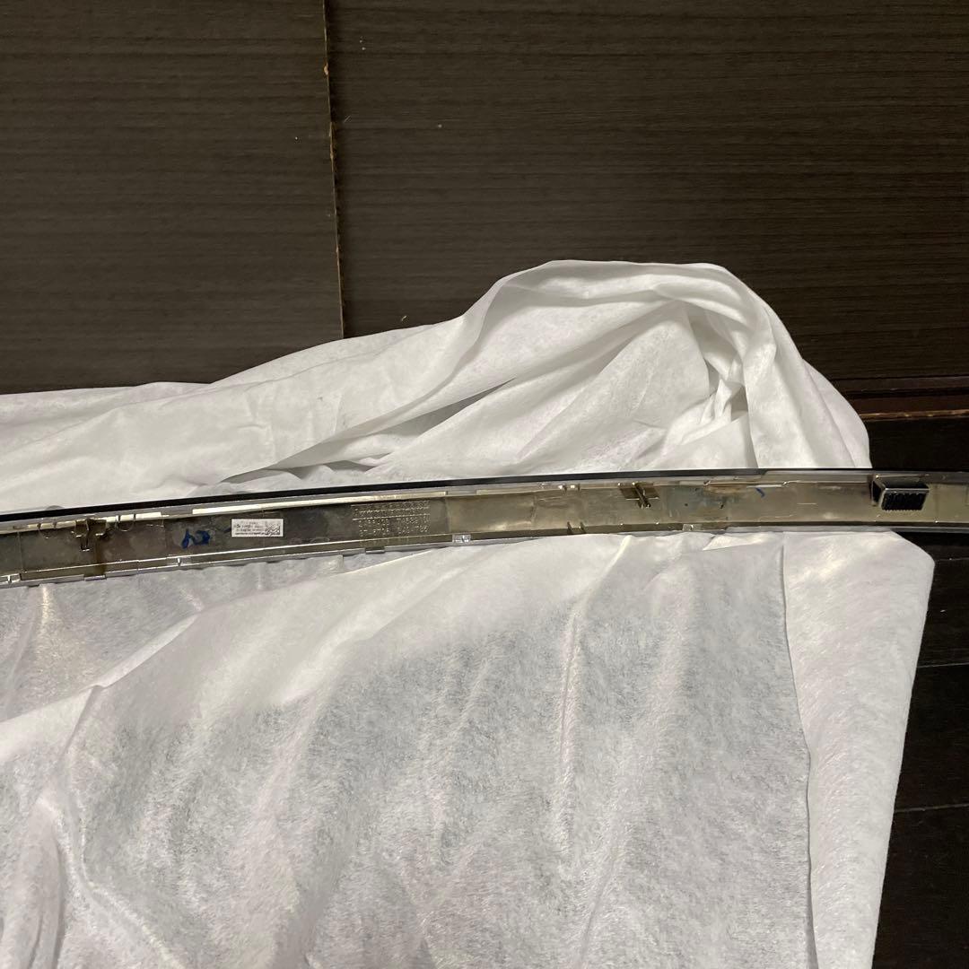 【希少】純正部品G07 X7シリーズ 用 テールゲートリッドブラックトリム