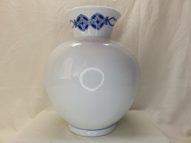 ☆鍋島焼 和泉作 花瓶 若牡丹 丸型 6寸 共箱☆