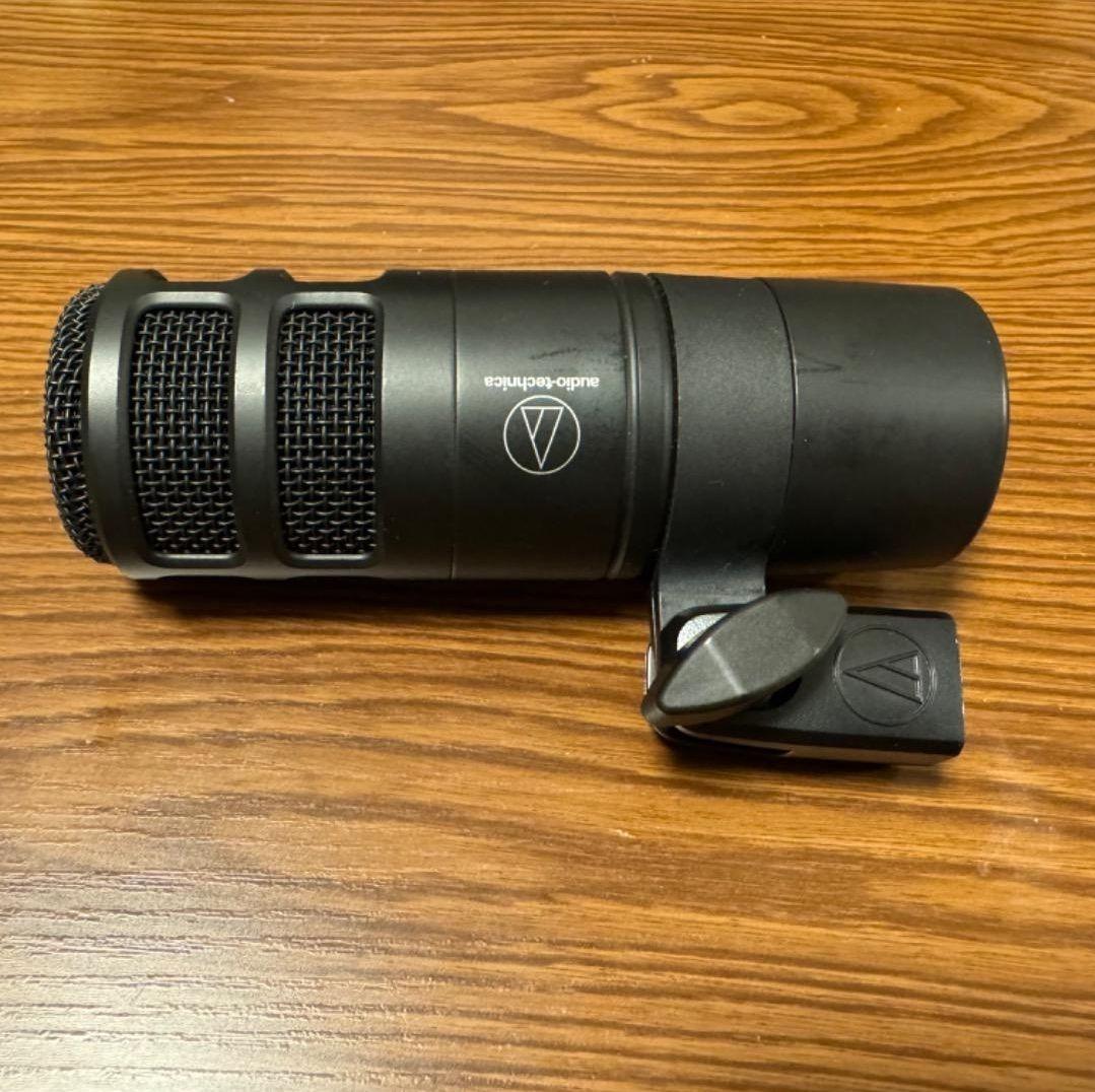 AT2040 audio-technica　ダイナミックマイク（専用ポーチ付き）
