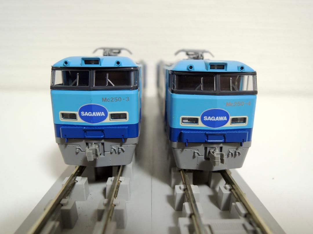 KATO JR貨物 M250系 スーパーレールカーゴ U50Aコンテナ積載8両