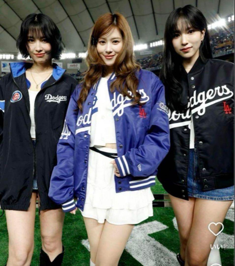 東京シリーズ 2025 ドジャース　カブス　配色ナイロンジャケット　ブラック