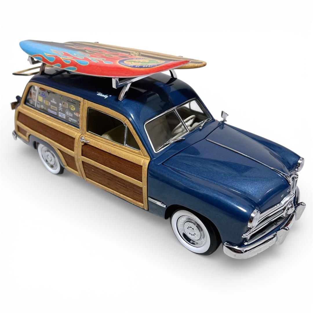 美品 フォード ウッディーワゴン 1/18 1949 モーターシティクラシクス