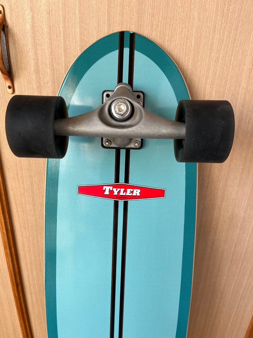 カーバーTYLER 777Surfskate Complete 36.5
