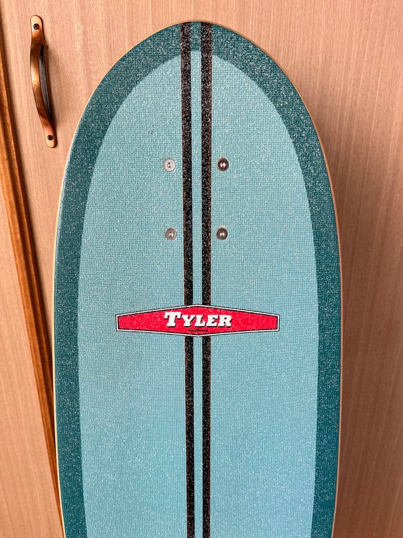 カーバーTYLER 777Surfskate Complete 36.5