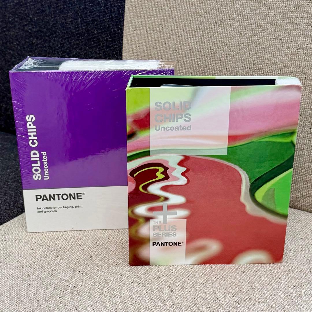 PANTONE SOLID CHIPS Uncoated 2冊