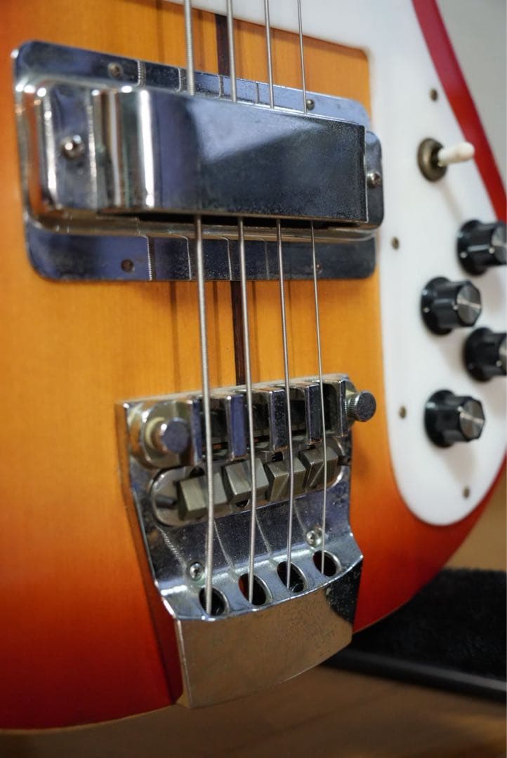 Guyatone Rickenbackerモデル エレキベース サンバースト