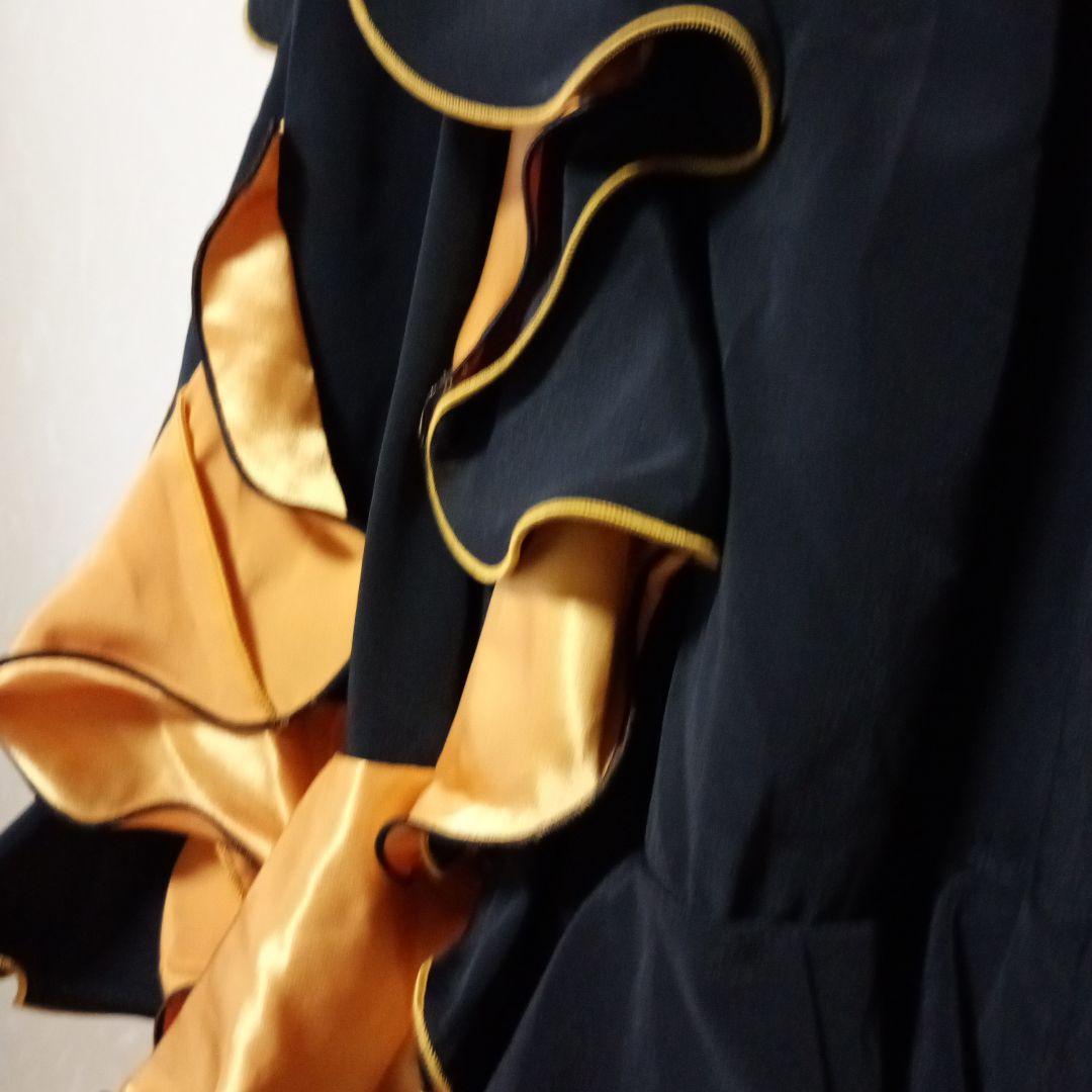 フラメンコ衣装 　黒と黄金系のシックなデザイン