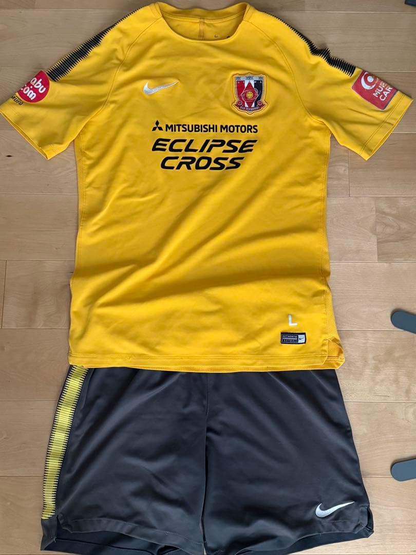 浦和レッズトレーニングウェア 上下セット 4点 支給品