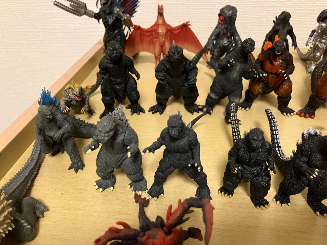 （値下げ）ゴジラ・ガメラ HG ガチャガチャ その他シリーズ 約80体セット