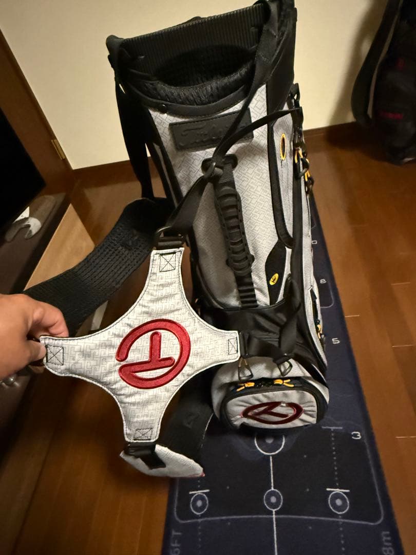 本物　サークルT キャディーバック、メンバー限定アイアン、パターカバー等