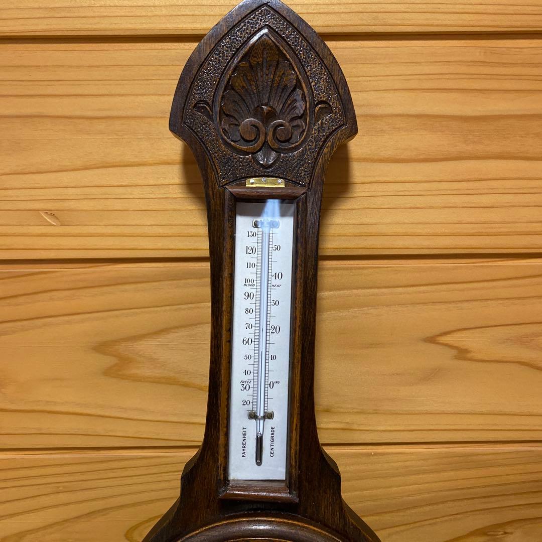 舶来品　アンティークバロメーター　重厚な木彫りの気圧計
