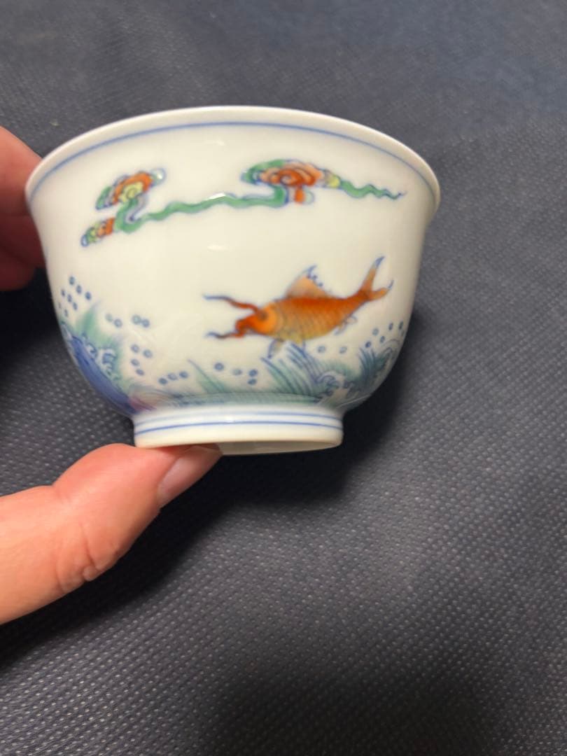 中国清時代　闘彩　海水魚文茶碗 盃 豆彩 鬥彩 大清雍正年製在銘 官窯