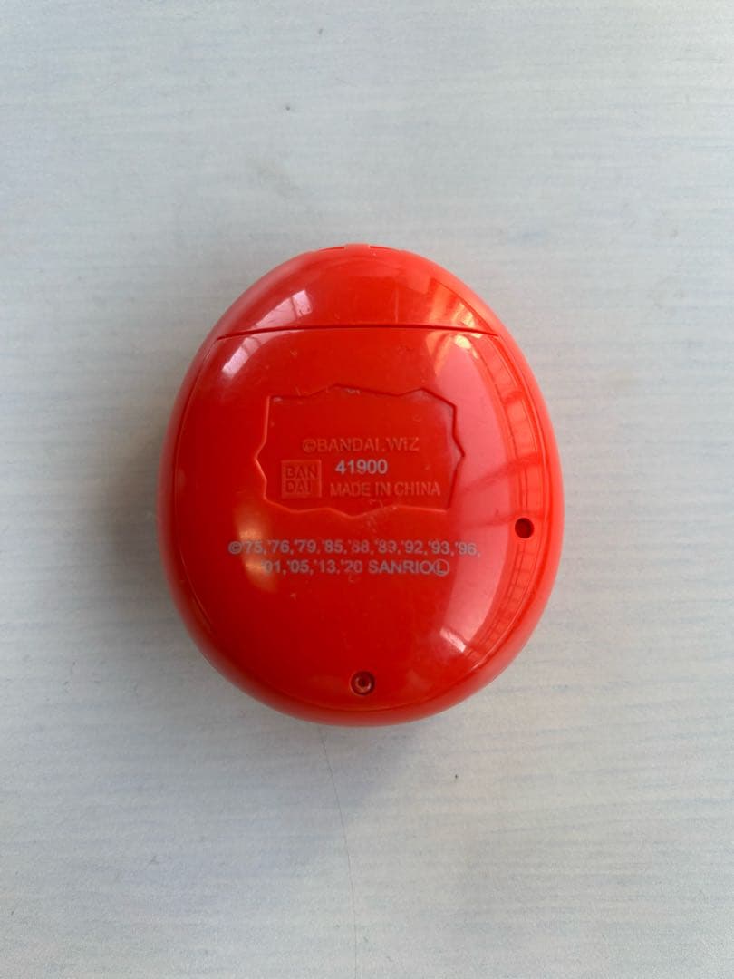 たまごっちmeets Sanrio characters 赤