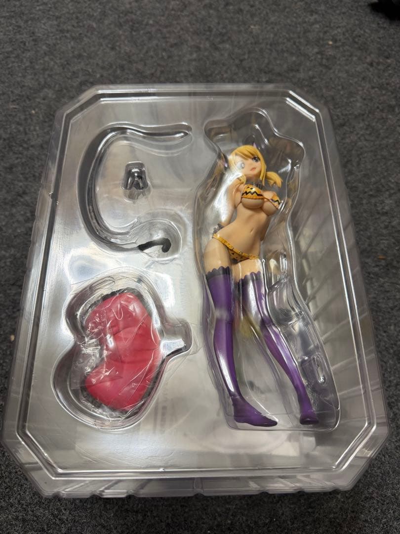 ルーシィ・ハートフィリア 1/6フィギュア