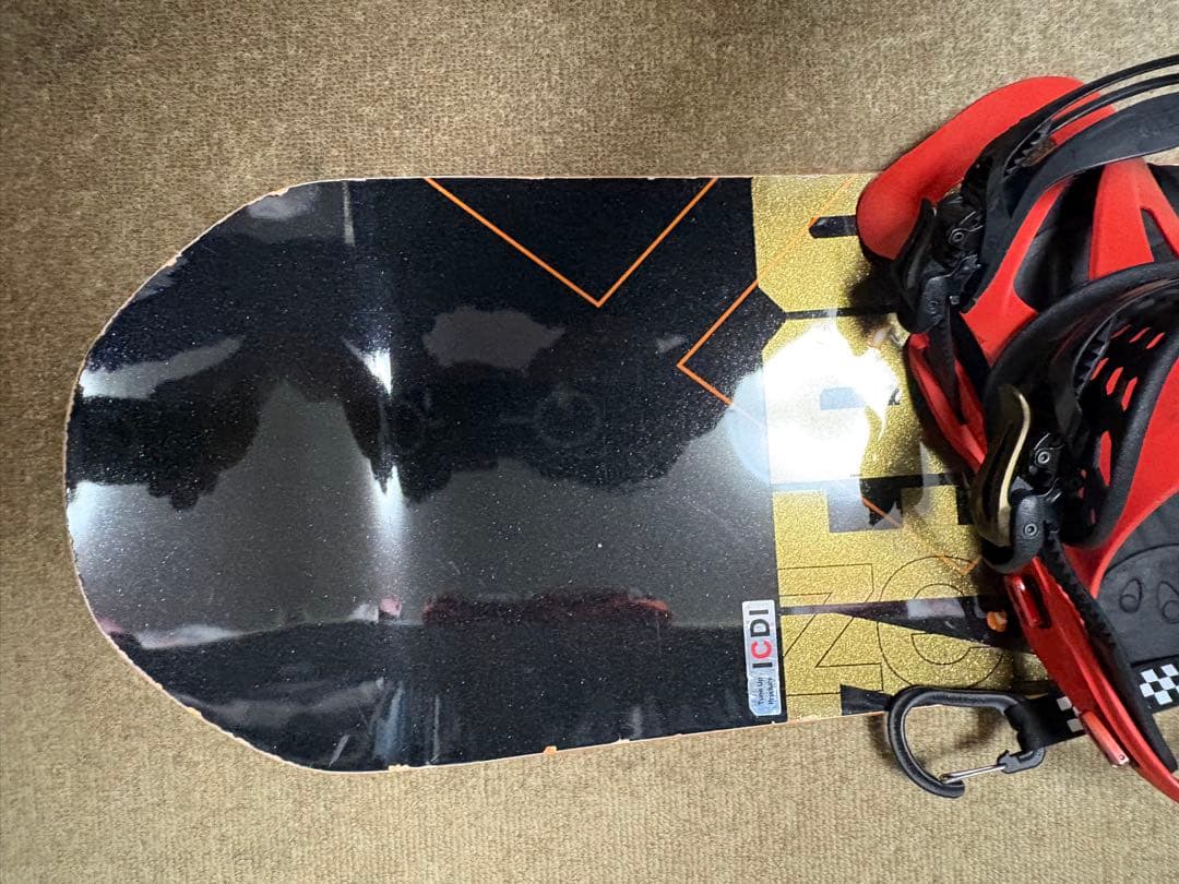 スノーボード　011 ARTISTIC ビンディング　FLUX DS