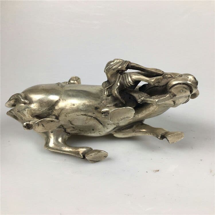 古白銅の子供たち牛の家の装飾品の置物を放します.