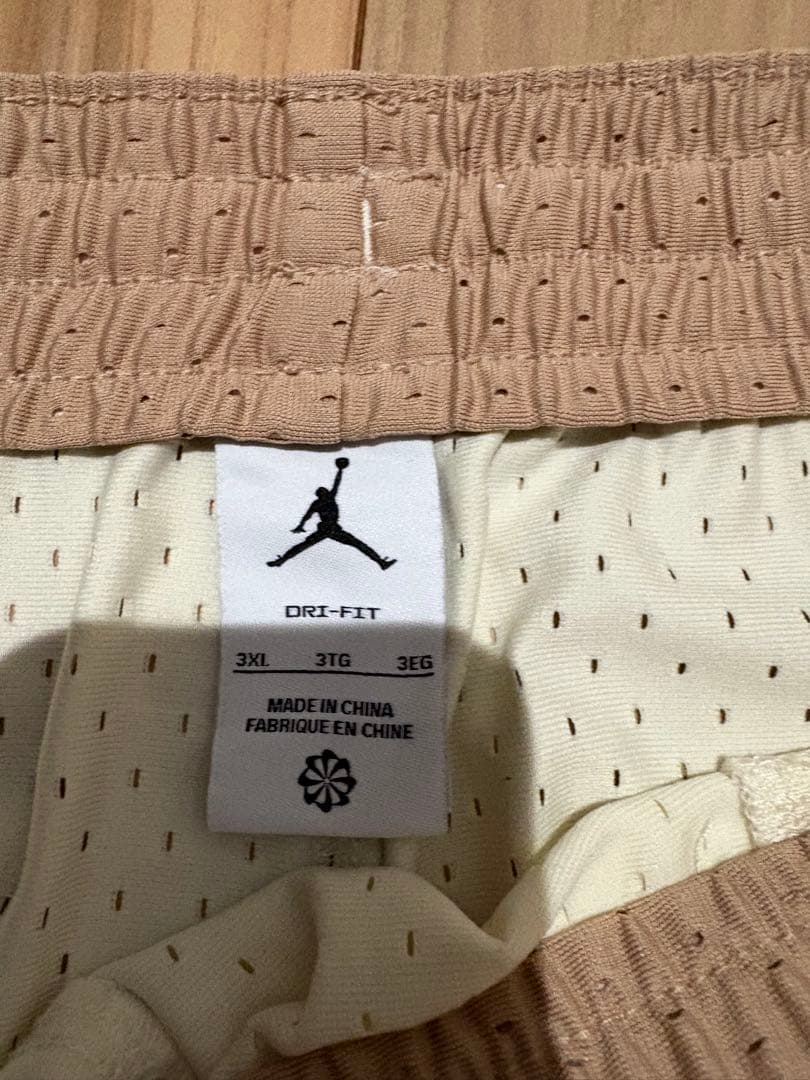 ナイキ ジョーダン ダイヤモンド ショートパンツ 3XL セイルカラー 即完売