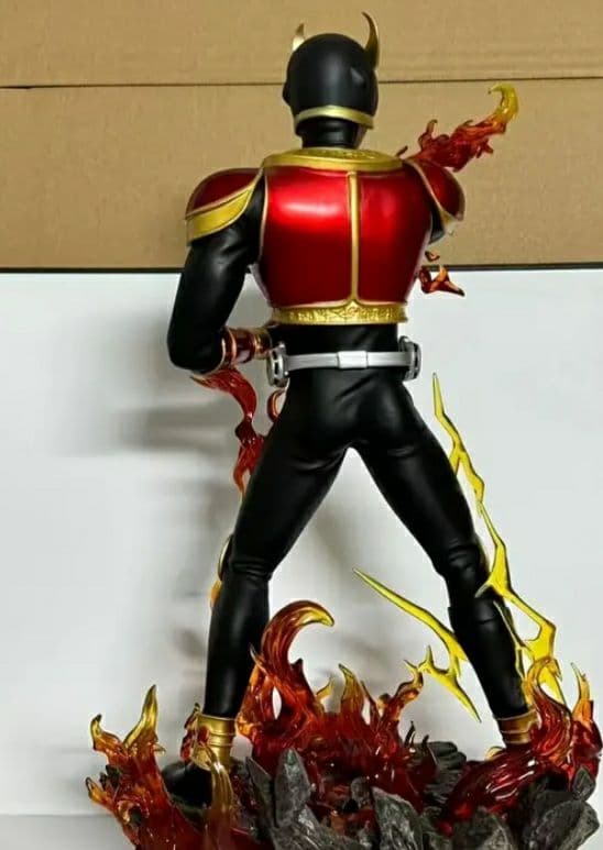 (入手困難)仮面ライダークウガ フィギュア 炎エフェクト付き