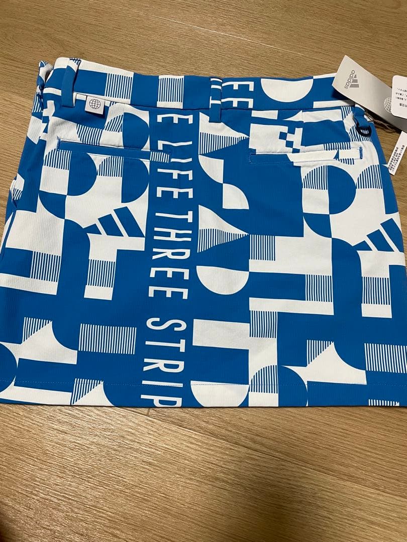 新品　ばえ！アディダスゴルフ　Lサイズ　インナー付き　スカート