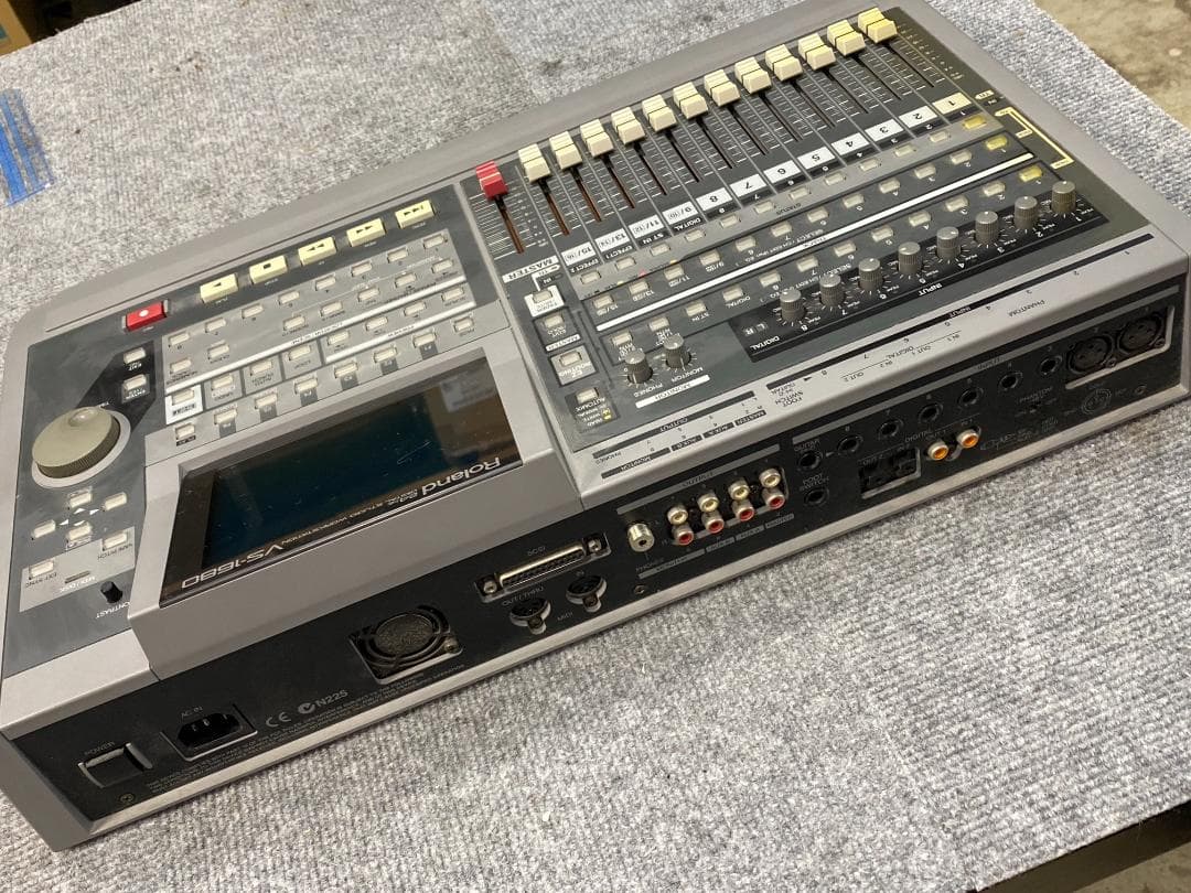 Roland VS-1680 MTR マルチトラックレコーダー