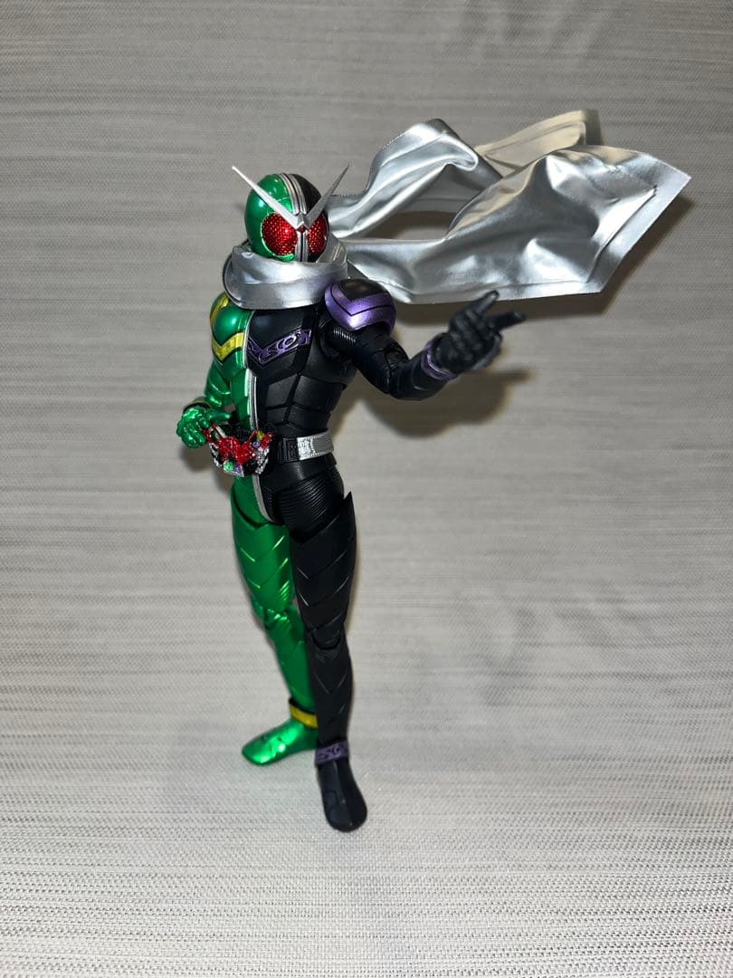 S.H.フィギュアーツ(真骨彫製法)仮面ライダーW サイクロンジョーカー風都探偵