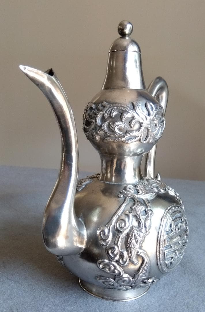 北京工芸品公司　銀製伝統的吉兆蝙蝠が取り囲む囍酒器329g全高195長150mm